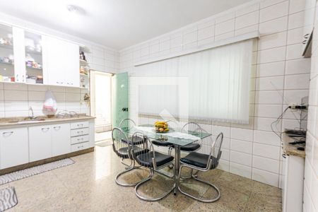 Casa à venda com 250m², 3 quartos e 4 vagas Casa à venda com 250m², 3 quartos e 4 vagasCozinha