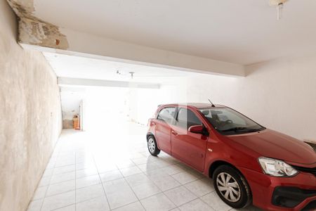 Casa à venda com 250m², 3 quartos e 4 vagas Casa à venda com 250m², 3 quartos e 4 vagasGaragem