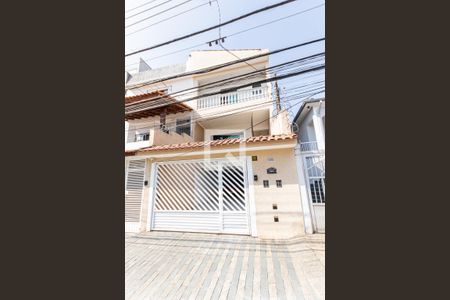 Casa à venda com 250m², 3 quartos e 4 vagas Casa à venda com 250m², 3 quartos e 4 vagasFachada