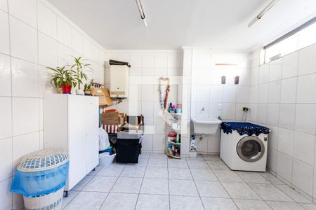 Casa à venda com 250m², 3 quartos e 4 vagas Casa à venda com 250m², 3 quartos e 4 vagasÁrea de Serviço