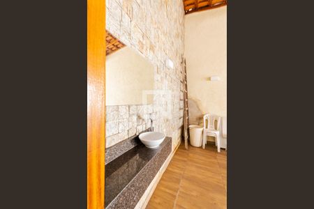 Casa à venda com 250m², 3 quartos e 4 vagas Casa à venda com 250m², 3 quartos e 4 vagasLavabo Área gourmet