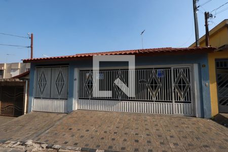 Casa à venda com 130m², 3 quartos e 4 vagasFachada