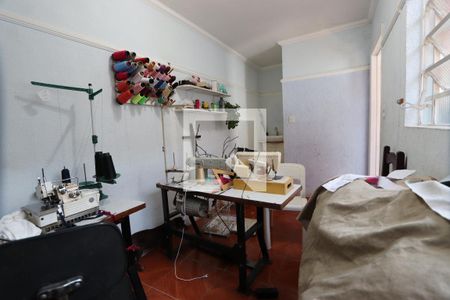 Casa à venda com 130m², 3 quartos e 4 vagasQuarto de Serviço