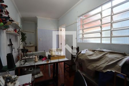 Casa à venda com 130m², 3 quartos e 4 vagasQuarto de Serviço