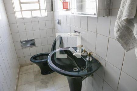 Casa à venda com 520m², 6 quartos e 16 vagas Casa à venda com 520m², 6 quartos e 16 vagasLavabo 1