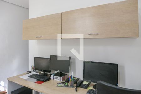 Casa à venda com 520m², 6 quartos e 16 vagas Casa à venda com 520m², 6 quartos e 16 vagasEscritório 2