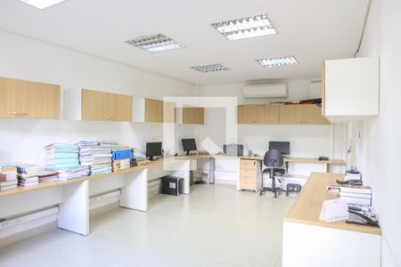 Casa à venda com 520m², 6 quartos e 16 vagas Casa à venda com 520m², 6 quartos e 16 vagasEscritório 3