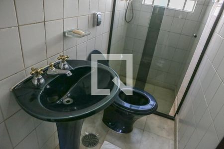 Casa à venda com 520m², 6 quartos e 16 vagas Casa à venda com 520m², 6 quartos e 16 vagasBanheiro Social