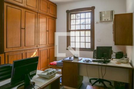 Casa à venda com 520m², 6 quartos e 16 vagas Casa à venda com 520m², 6 quartos e 16 vagasEscritório/Quarto 3