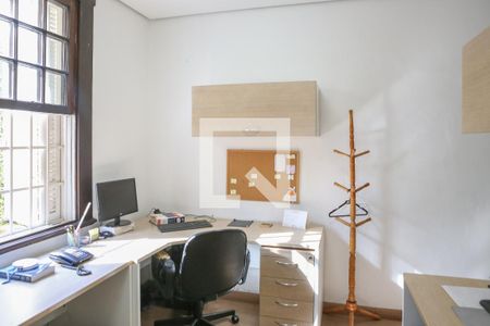 Casa à venda com 520m², 6 quartos e 16 vagas Casa à venda com 520m², 6 quartos e 16 vagasEscritório 2