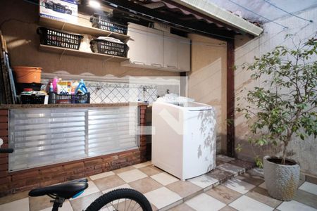 Casa à venda com 110m², 2 quartos e 1 vagaÁrea de serviço  