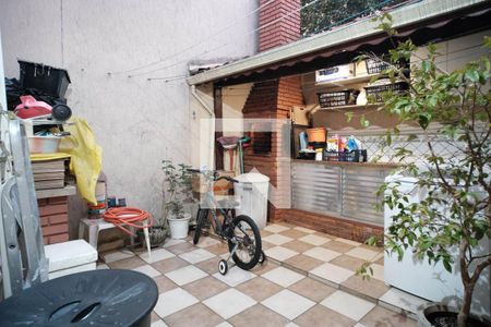Casa à venda com 110m², 2 quartos e 1 vagaÁrea de serviço  