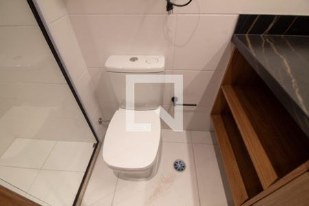 Banheiro de kitnet/studio para alugar com 1 quarto, 30m² em Jardim das Acacias, São Paulo