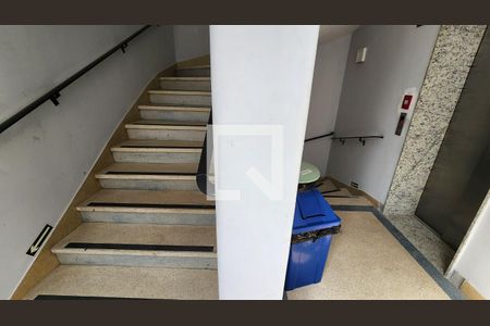 Apartamento para alugar com 160m², 3 quartos e 1 vagaEscada