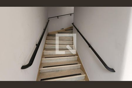 Apartamento para alugar com 160m², 3 quartos e 1 vagaEscada