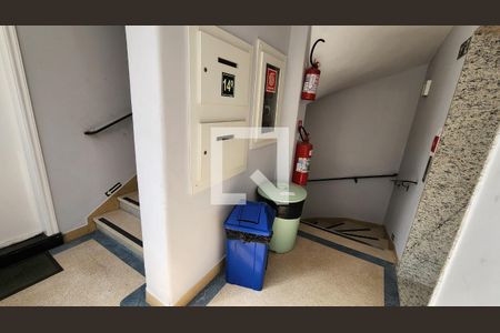 Apartamento para alugar com 160m², 3 quartos e 1 vagaEscada