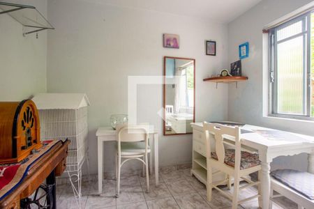 Casa à venda com 253m², 3 quartos e 2 vagas