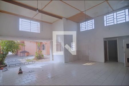 Casa à venda com 315m², 3 quartos e 4 vagas Casa à venda com 315m², 3 quartos e 4 vagasGaragem