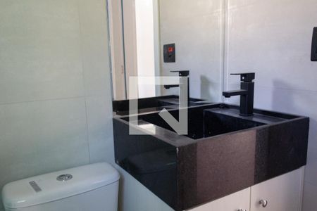 Casa de condomínio para alugar com 250m², 4 quartos e 2 vagasBanheiro da Suíte 3