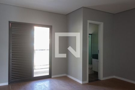 Casa de condomínio para alugar com 250m², 4 quartos e 2 vagasSuíte 3