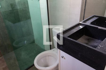 Casa de condomínio para alugar com 250m², 4 quartos e 2 vagasBanheiro da Suíte 2