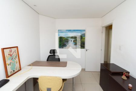 Apartamento à venda com 180m², 4 quartos e 3 vagasQuarto 2