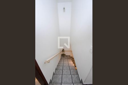 Casa à venda com 184m², 2 quartos e 3 vagas Casa à venda com 184m², 2 quartos e 3 vagasEscada Quartos/Sala