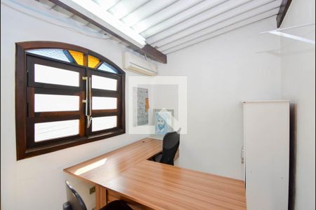 Casa à venda com 184m², 2 quartos e 3 vagas Casa à venda com 184m², 2 quartos e 3 vagasQuarto de Serviço