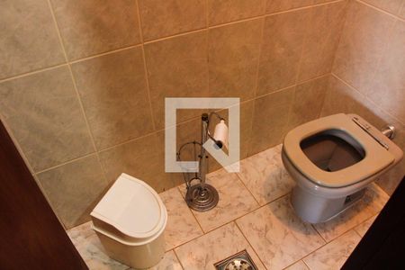 Casa de condomínio à venda com 403m², 4 quartos e 4 vagas Casa de condomínio à venda com 403m², 4 quartos e 4 vagasLAVABO