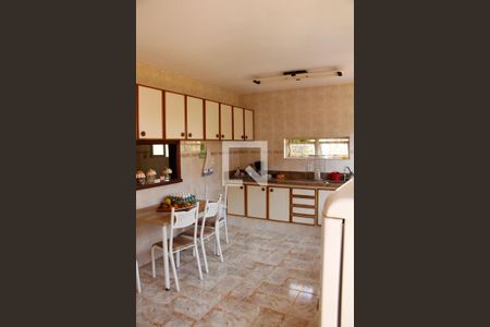 Casa de condomínio à venda com 403m², 4 quartos e 4 vagas Casa de condomínio à venda com 403m², 4 quartos e 4 vagasCOZINHA