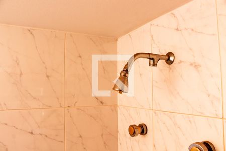 Casa de condomínio à venda com 403m², 4 quartos e 4 vagas Casa de condomínio à venda com 403m², 4 quartos e 4 vagasBANHEIRO DA SUITE MASTER