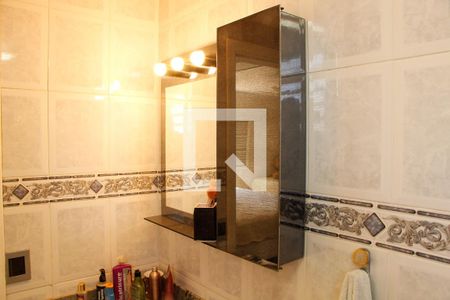 Casa de condomínio à venda com 403m², 4 quartos e 4 vagas Casa de condomínio à venda com 403m², 4 quartos e 4 vagasBANHEIRO DA SUITE 4