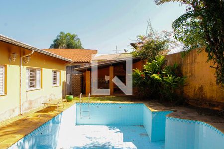 Casa de condomínio à venda com 403m², 4 quartos e 4 vagas Casa de condomínio à venda com 403m², 4 quartos e 4 vagasÁREA EXTERNA FUNDOS