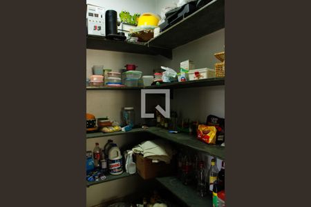 Casa de condomínio à venda com 403m², 4 quartos e 4 vagas Casa de condomínio à venda com 403m², 4 quartos e 4 vagasDISPENSA