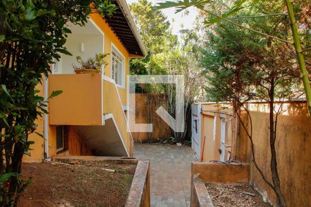 Casa de condomínio à venda com 403m², 4 quartos e 4 vagas Casa de condomínio à venda com 403m², 4 quartos e 4 vagasÁREA EXTERNA FRENTE