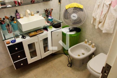 Casa de condomínio à venda com 403m², 4 quartos e 4 vagas Casa de condomínio à venda com 403m², 4 quartos e 4 vagasBANHEIRO SOCIAL