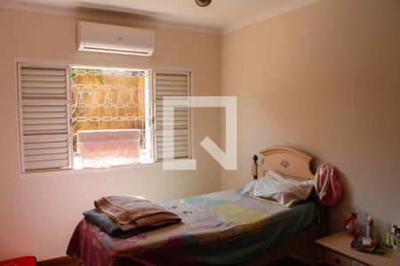 Casa de condomínio à venda com 403m², 4 quartos e 4 vagas Casa de condomínio à venda com 403m², 4 quartos e 4 vagasQUARTO 2