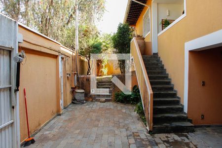 Casa de condomínio à venda com 403m², 4 quartos e 4 vagas Casa de condomínio à venda com 403m², 4 quartos e 4 vagasÁREA EXTERNA FRENTE