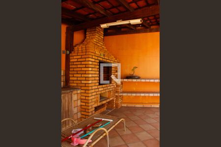 Casa de condomínio à venda com 403m², 4 quartos e 4 vagas Casa de condomínio à venda com 403m², 4 quartos e 4 vagasÁREA EXTERNA FUNDOS