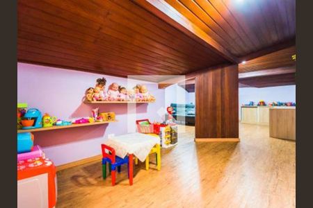 Casa à venda com 280m², 4 quartos e 4 vagas