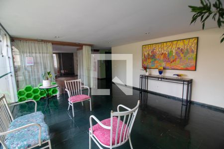 Apartamento à venda com 127m², 3 quartos e 2 vagasHall Social