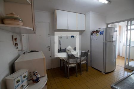 Apartamento à venda com 127m², 3 quartos e 2 vagasCozinha