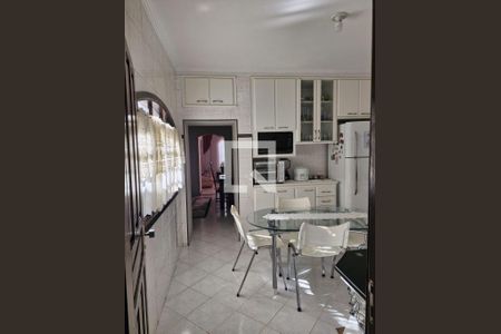 Casa à venda com 266m², 3 quartos e 3 vagas