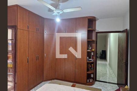 Casa à venda com 266m², 3 quartos e 3 vagas