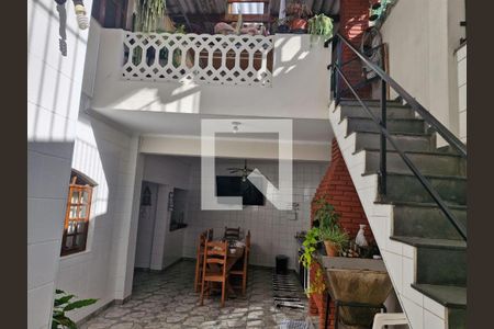Casa à venda com 266m², 3 quartos e 3 vagas