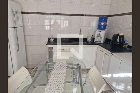 Casa à venda com 266m², 3 quartos e 3 vagas