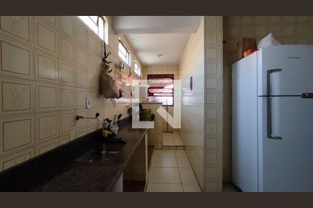 Casa para alugar com 250m², 6 quartos e 3 vagas Casa para alugar com 250m², 6 quartos e 3 vagasCozinha