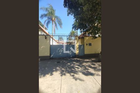 Casa de condomínio à venda com 110m², 4 quartos e 2 vagasFachada