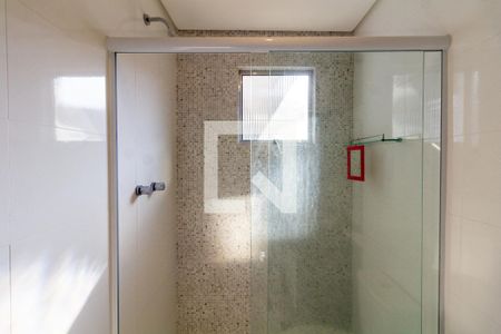 Casa para alugar com 60m², 2 quartos e 2 vagas Casa para alugar com 60m², 2 quartos e 2 vagasSuíte