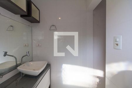 Casa para alugar com 60m², 2 quartos e 2 vagas Casa para alugar com 60m², 2 quartos e 2 vagasSuíte